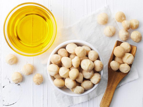 Image from a post with the title: The Health Benefits of Macadamia Nut Oil.
