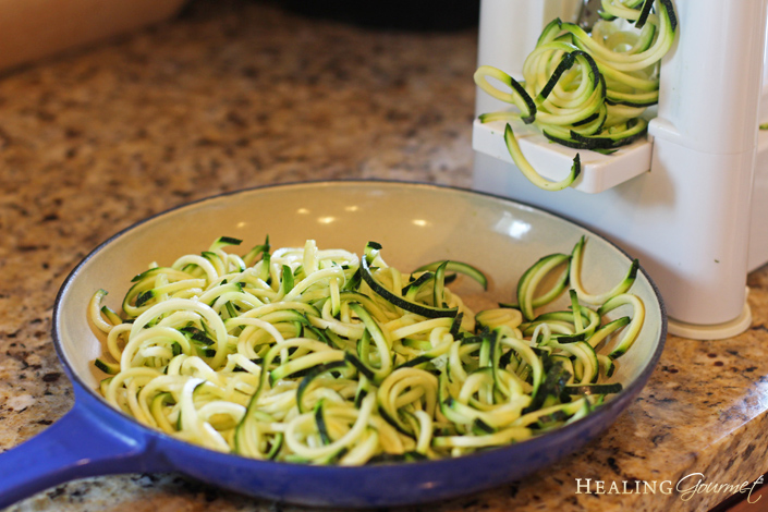 Make zoodles for chicken alfredo