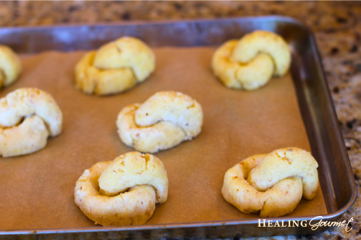 Keto Garlic Parmesan Knots_Healing Gourmet_Recipe